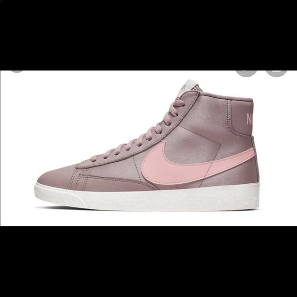 NWT Nike Woman’s Blazer Mid PRM Shoes Size:8